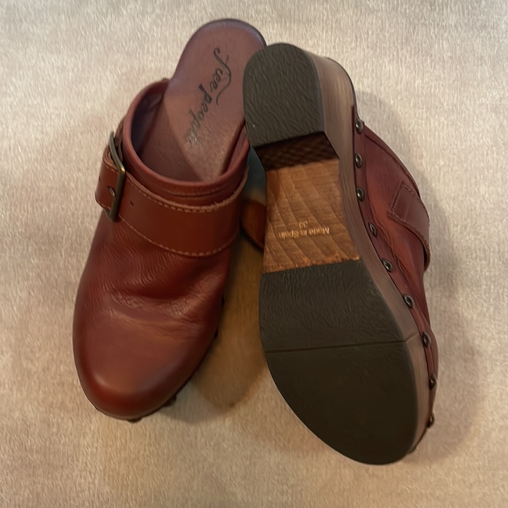 Fall clogs - Picture 2 of 3